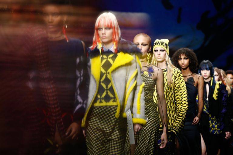 Versace коллекция осень зима 2017 2018 – фото и видео